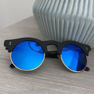 Illesteva Corsica Matte Black w/Blue Mirror